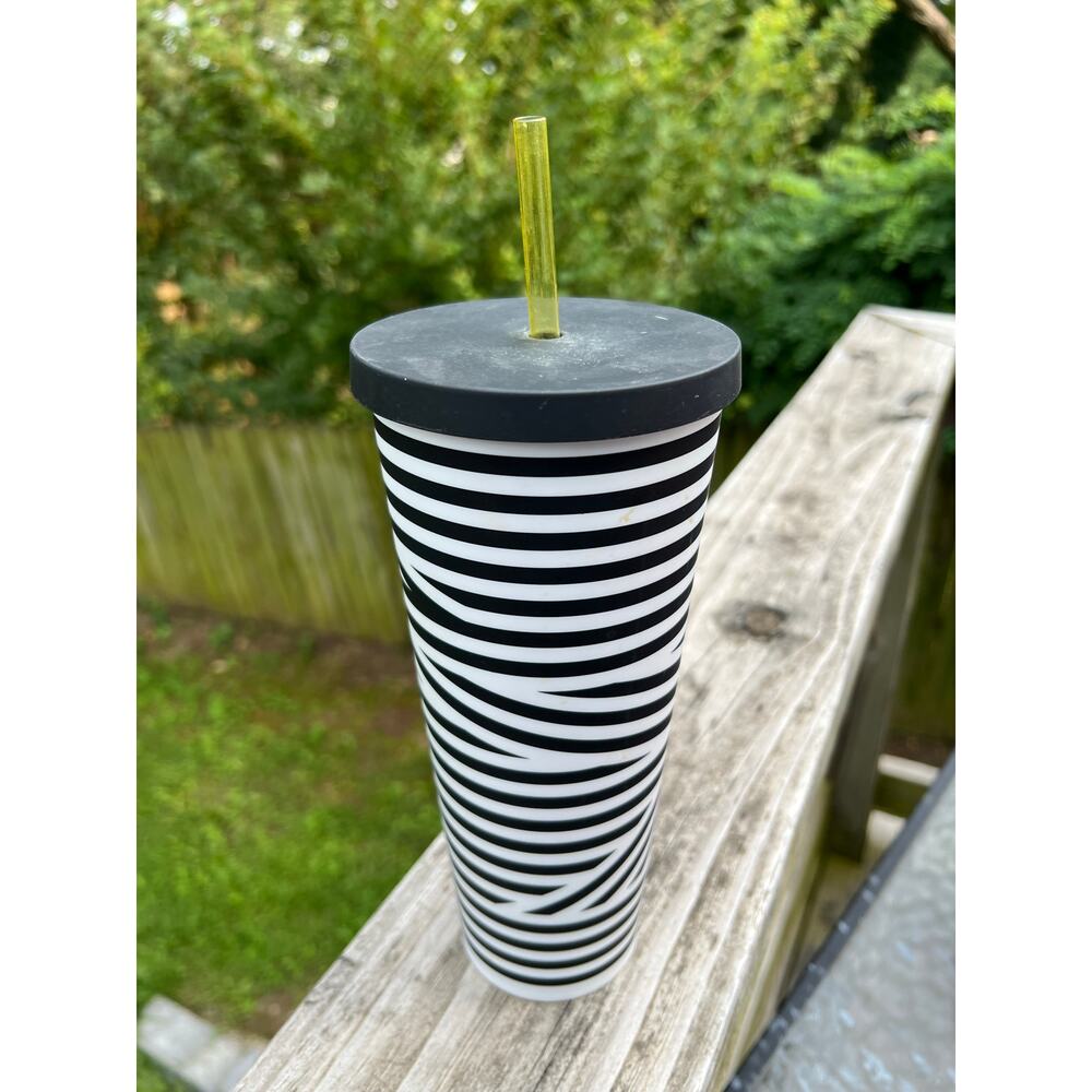 Starbucks Zebra Stripe Holiday Tumbler Black White Matte Venti W/ Original Straw